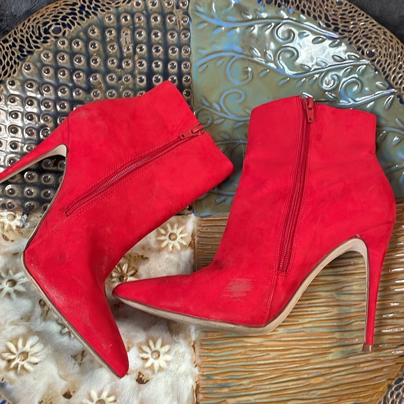 Steve Madden Red Ankle Boots - Picture 2 of 6